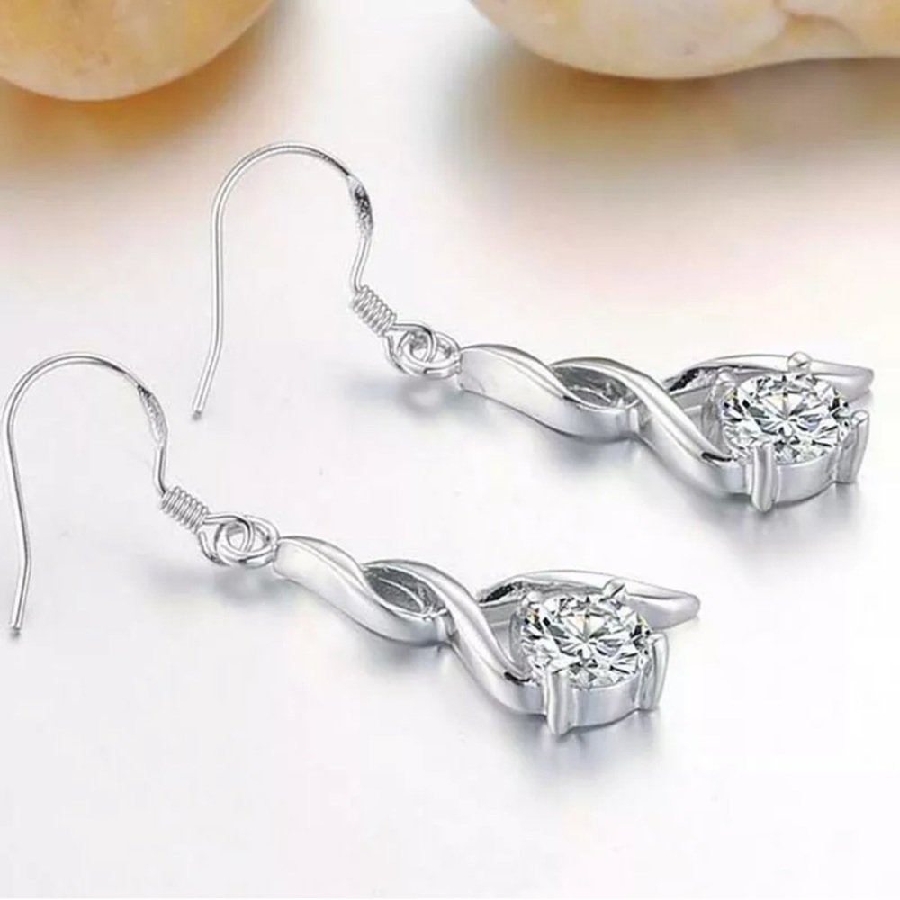 Gorgeous 925 Silver Drop Earrings White Sapphire - Picture 3 of 4